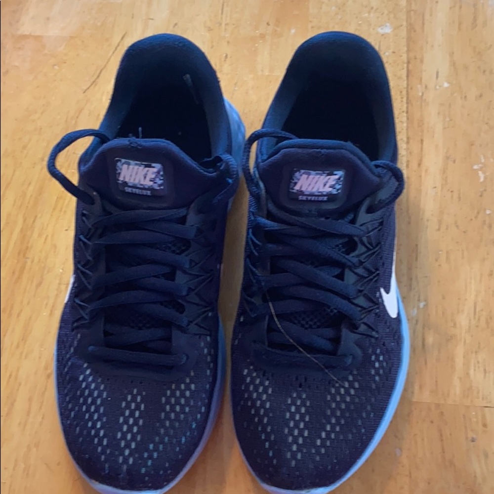 Women’s Nike size 5.5